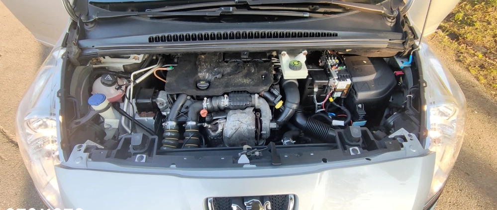 Peugeot 5008 cena 17900 przebieg: 253600, rok produkcji 2011 z Urzędów małe 137